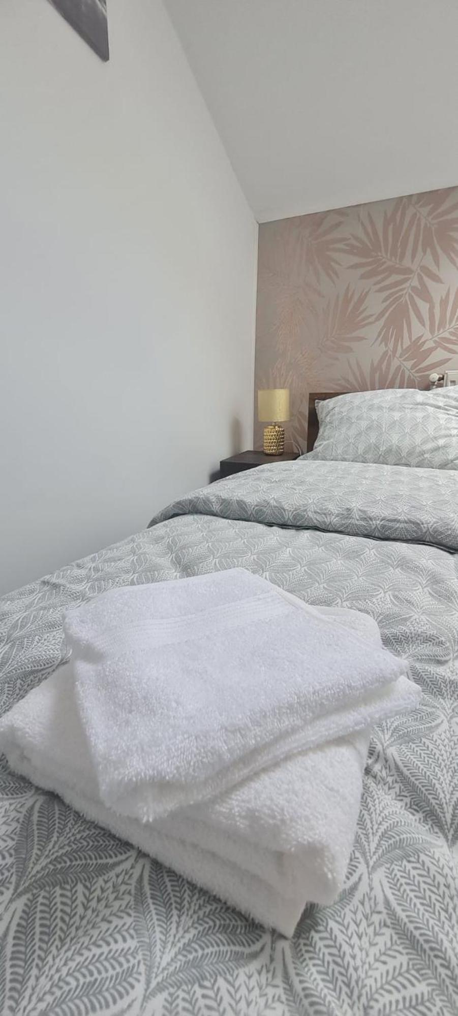 Cosy 2 Bedroom Apartment In New Town Брашов Екстер'єр фото