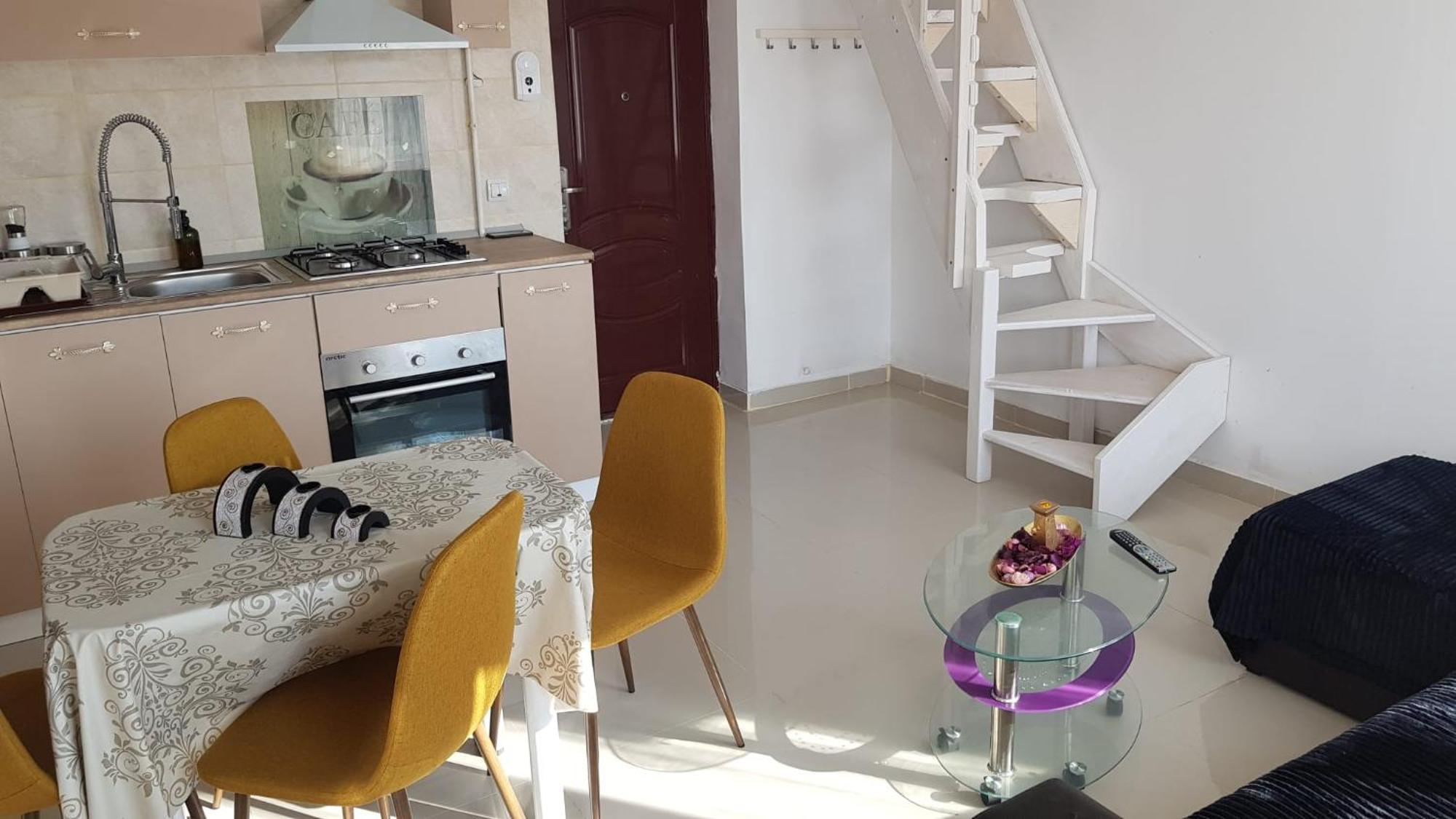 Cosy 2 Bedroom Apartment In New Town Брашов Екстер'єр фото