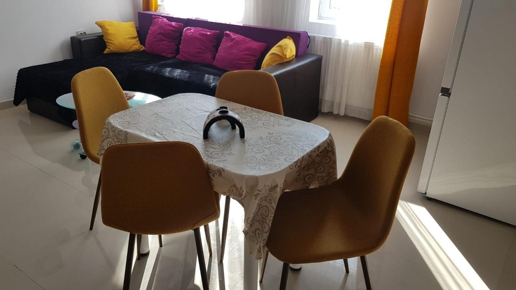 Cosy 2 Bedroom Apartment In New Town Брашов Екстер'єр фото