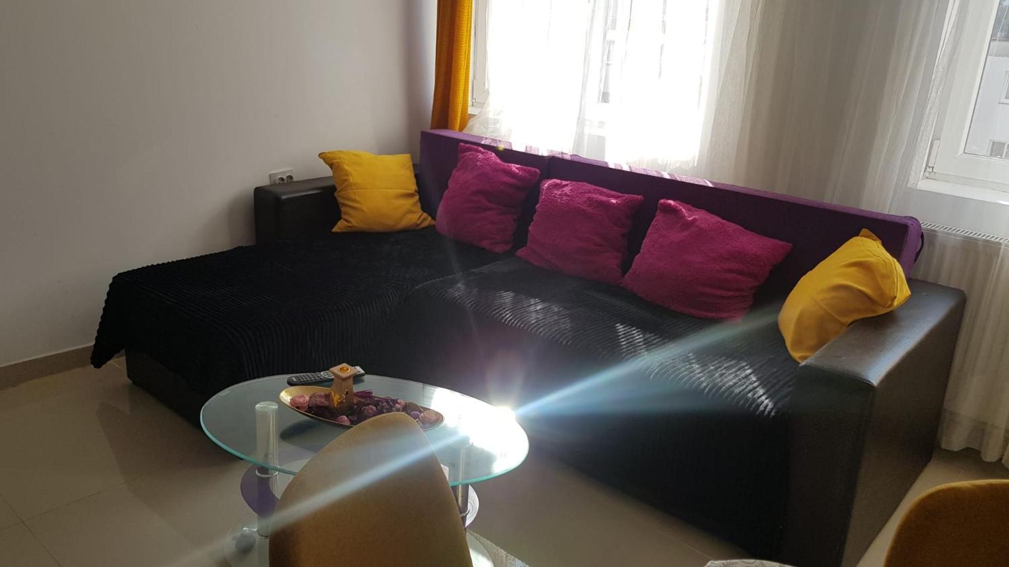 Cosy 2 Bedroom Apartment In New Town Брашов Екстер'єр фото