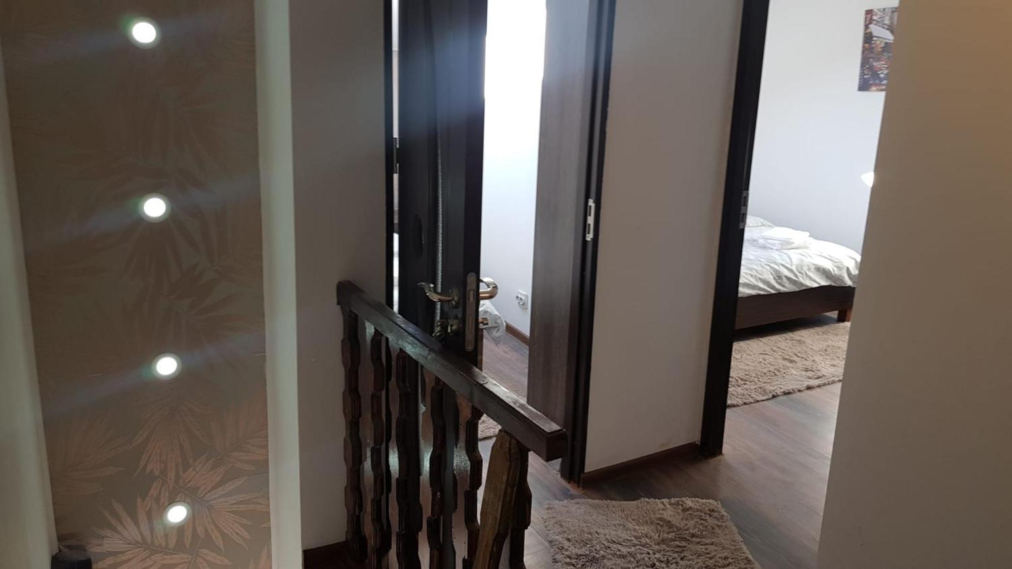 Cosy 2 Bedroom Apartment In New Town Брашов Екстер'єр фото
